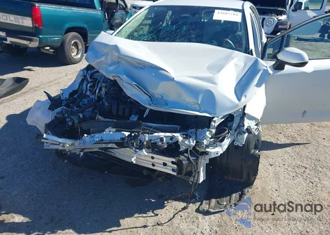 2024 Toyota Corolla Le z USA, uszkodzony, nr VIN 5YFB4MDE2RP193703